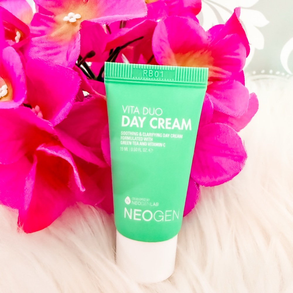 10/$25‎ • NEOGEN Vita Duo Day Cream